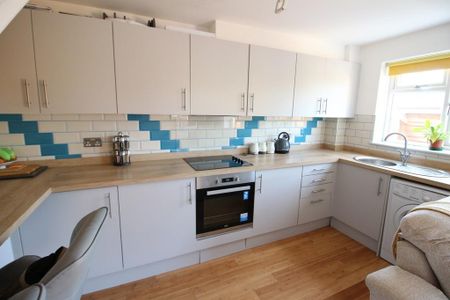 1 bedroom mews to rent - Photo 4