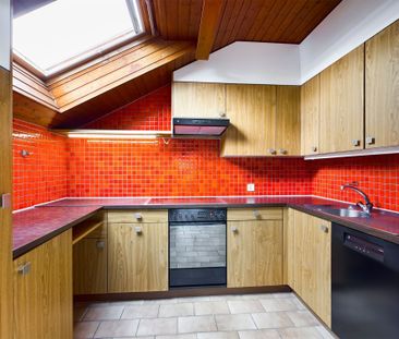 Modern 3.5-room penthouse apartment with balcony in Oberwil - Photo 4