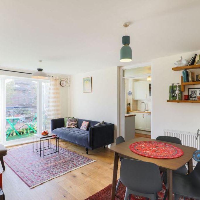 2 bedroom flat to rent - Photo 1