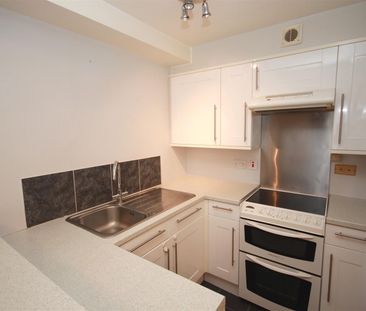 1 bedroom Apartment to let - Photo 3