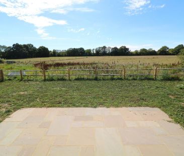 2 bedroom barn conversion to rent - Photo 3