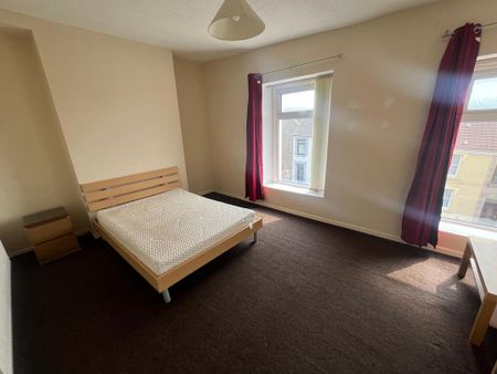 3 bedroom terraced house to rent - Photo 5