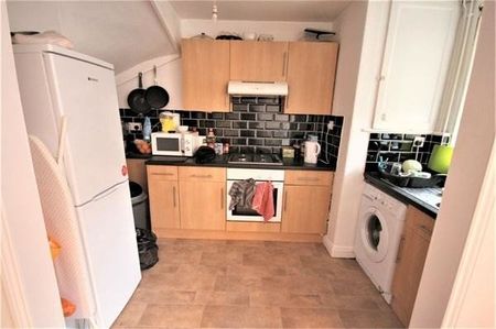 3 Bed - 15 Hessle Walk, Hyde Park, Leeds - LS6 1EJ - Student - Photo 3