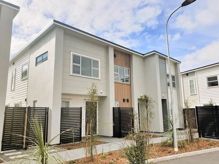Urban living at its best | Available mid-July - Photo 4