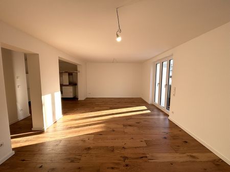 Moderne 2-Zimmer-Wohnung in hochwertigem Neubau mit Terrasse & Stellplatz - Photo 4
