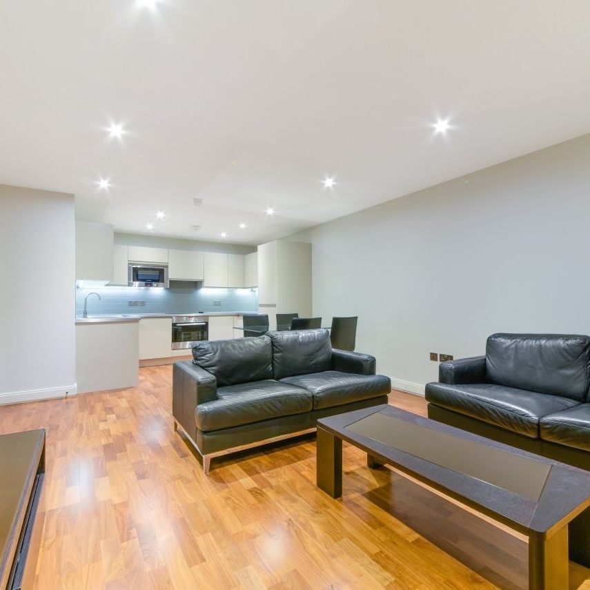 2 Bed Flat, Holman Road, SW11 - Photo 1