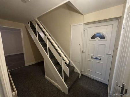 3 bedroom property to rent in Skelmersdale - Photo 2