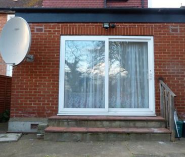 Studio Flat, Monks Park, HA9 - Photo 4