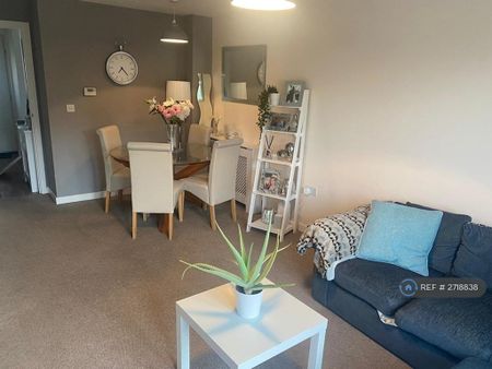 2 bedroom terraced house to rent - Photo 2