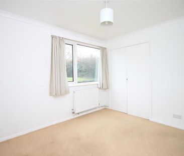 4 bedroom detached house to rent - Photo 4