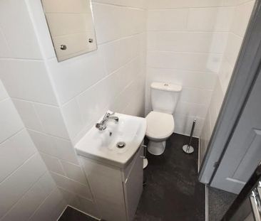 1 bedroom in a house share to rent - Photo 6