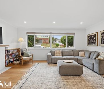 Spacious Family Home Just 13 Minutes from Hobart CBD - Photo 2
