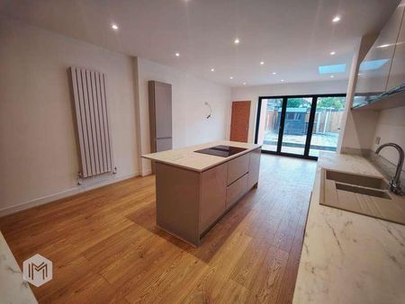 Greenleach Lane, Roe Green, Worsley, Manchester, M28 - Photo 3