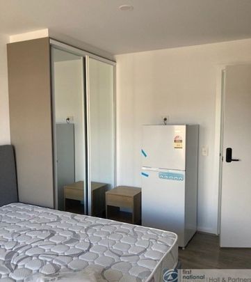 BRAND NEW STUDIO BEDSIT - Photo 1