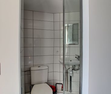 Studio meublé avec terrasse – Calme absolu au cœur du 11e – 14 rue ... - Photo 4