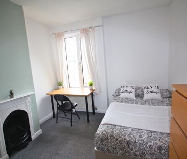 4 bedroom terraced house to rent - Photo 5