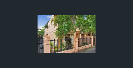 Spacious Three Bedrooms Townhouse in the heart of South Yarra - Photo 2