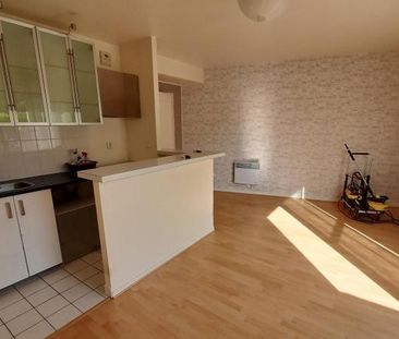 Location Appartement 2 pièces 43m² MONT ST AIGNAN 76130 - Photo 1