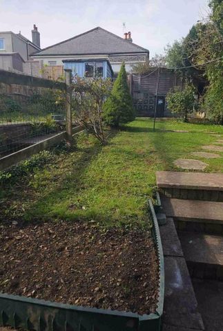 2 bedroom end of terrace house to rent - Photo 5