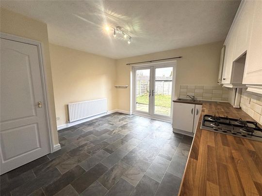 3 bedroom semi-detached house to rent - Photo 1