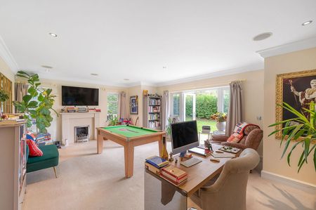 Church Close, KT22 - Photo 3