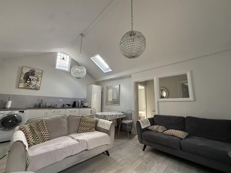 3 bedroom flat to rent - Photo 3
