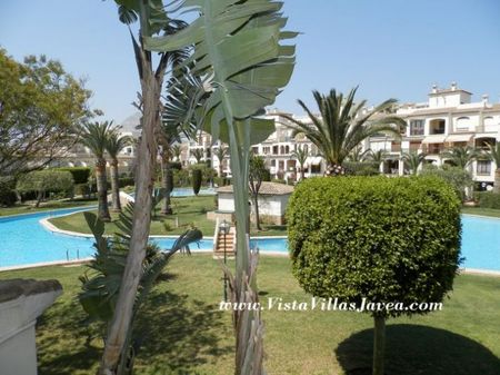 2 Bedroom Apartment with Beautiful Communal Pool- RESERVED - €500 / Month - Photo 5