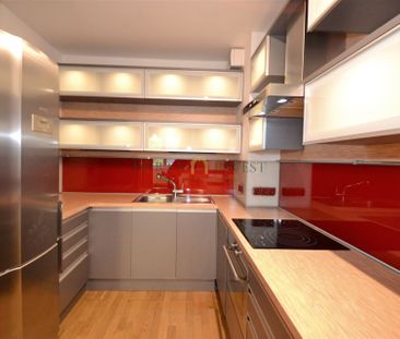 Apartment for rent, 2+kk - 1 bedroom, 64m - Photo 2