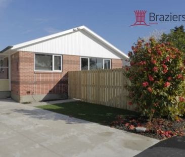 Two bedroom unit in a great location. - Photo 4