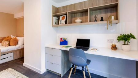 Deluxe Single Ensuite - Photo 2