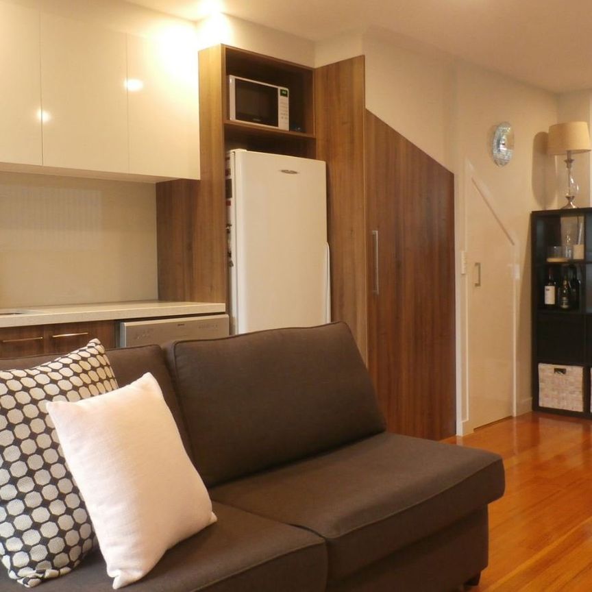 Inner City Living! - Photo 1