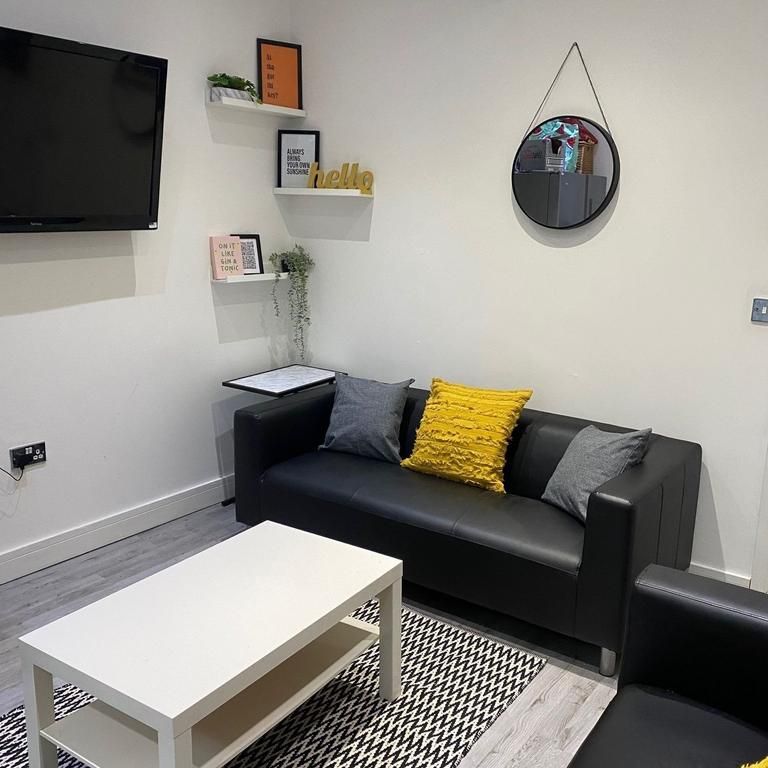 5 bedroom house to rent - Photo 1