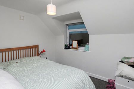 Maple Road, Surbiton, KT6 - Photo 2