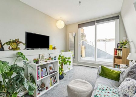 Southcroft Road, SW17 9TR, London - Photo 2