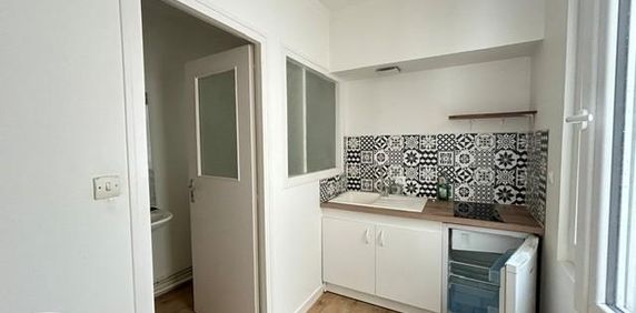 Location Appartement 1 pièce 21m² POITIERS 86000 - Photo 2