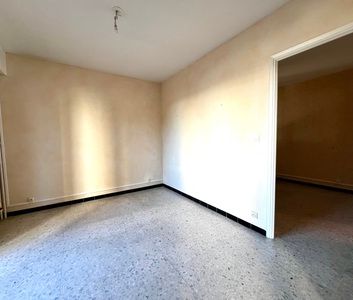 Location Appartement 2 pièces 50m² HYERES 83400 - Photo 4