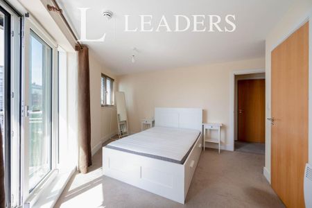 2 bedroom flat to rent - Photo 3