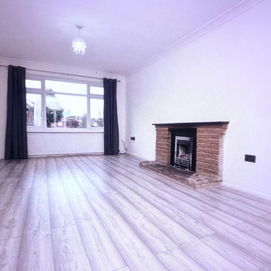 3 Bed Terraced House, Henconner Lane, LS13 - Photo 1