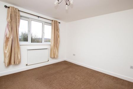 4 bedroom House To Let Total Size: 1716 SQ FT - Photo 2