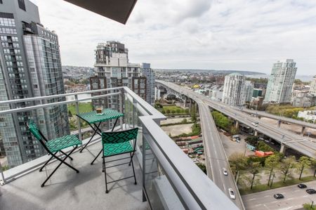 Condo in Downtown Vancouver, BC - Photo 5