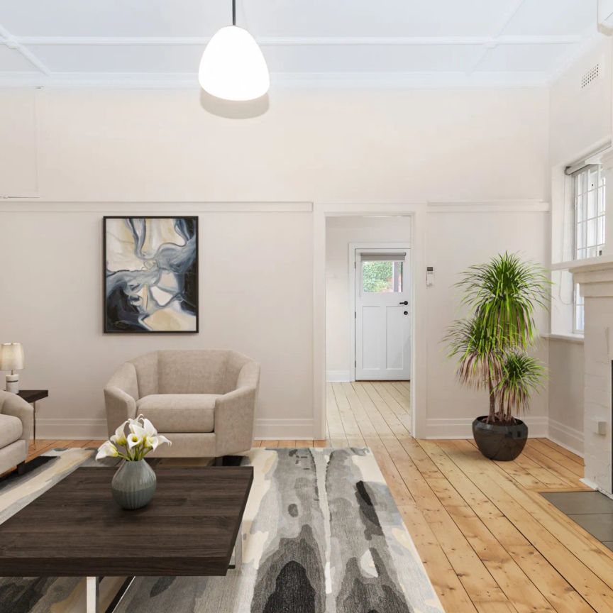 Charming and Completely Renovated Townhouse in a Sought-After Location - Photo 1