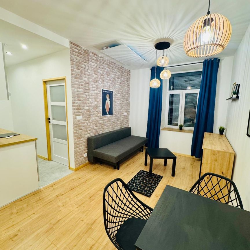 DWUPOKOJOWE mieszkanie tuż po generalnym remoncie - Zdjęcie 1