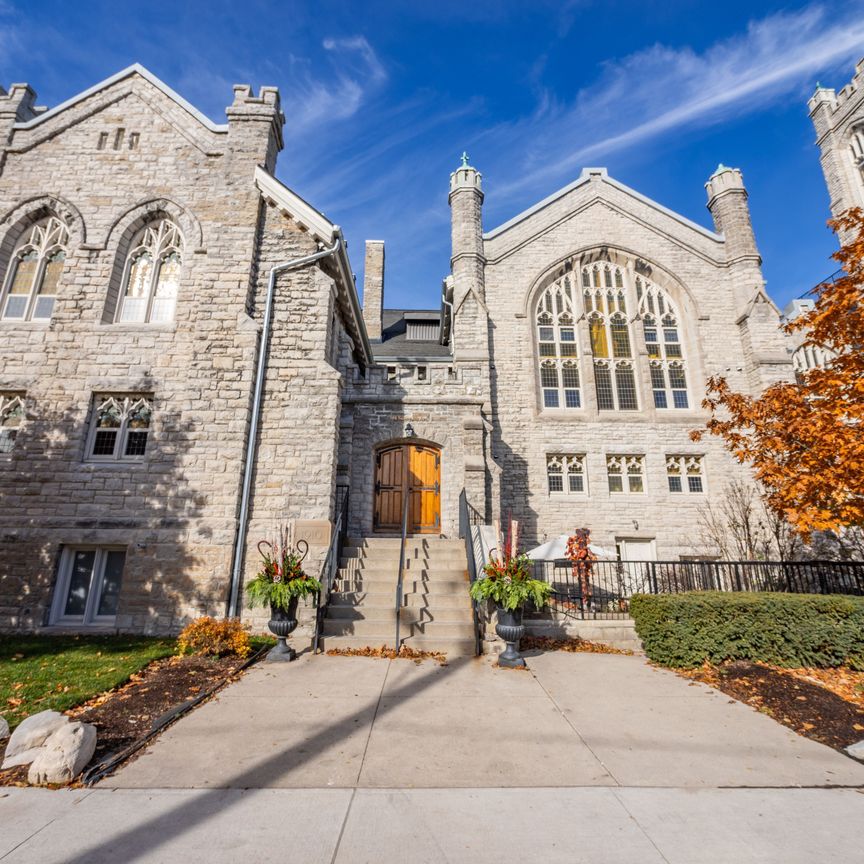 For Lease - 384 Sunnyside Avenue Unit# 301, Toronto, Ontario - Photo 1