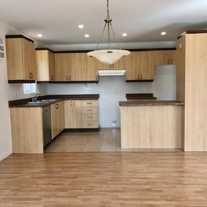 Beau et grand 4.5 de 1 200 p.c. pour 55 ans et plus - Photo 2