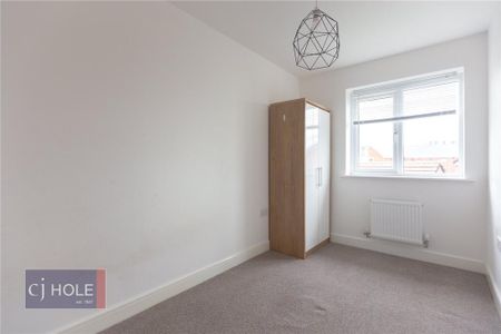 3 bedroom semi-detached house to rent - Photo 4