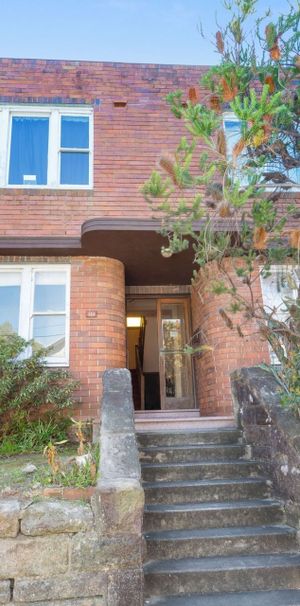 Crows Nest - Photo 1