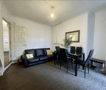 4 bedroom terraced house to rent - Photo 1