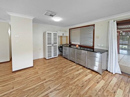 Charming Family Home with Pool - Photo 3