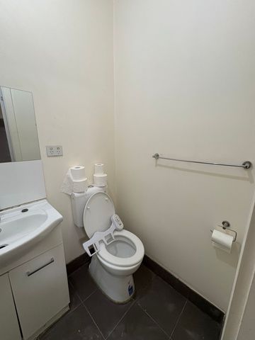 Neat & Tidy 1 room boarding unit - Photo 2