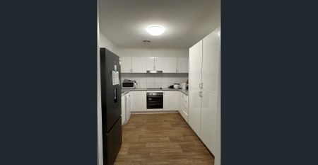 PRIVATE ROOM WITH AIR CONDITIONING - PERFECT FOR STUDENTS CLOSE TO QUT! - Photo 4